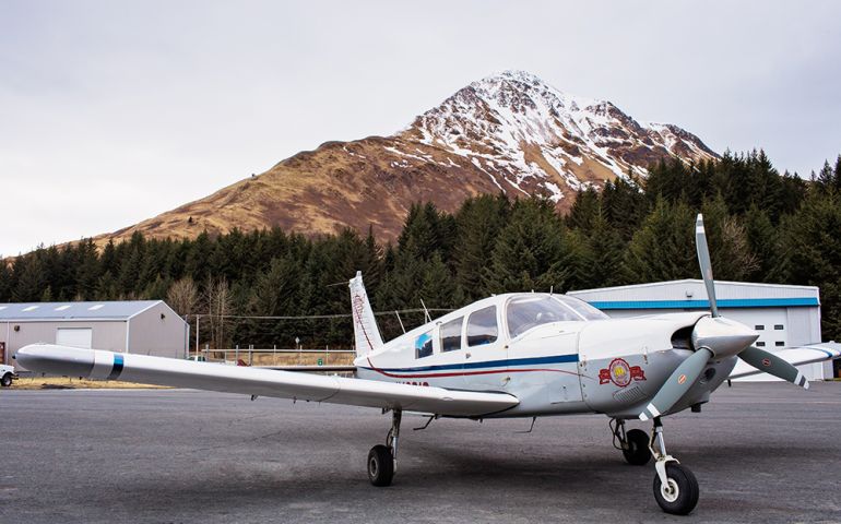 Piper Cherokee 6 - Island Air Service